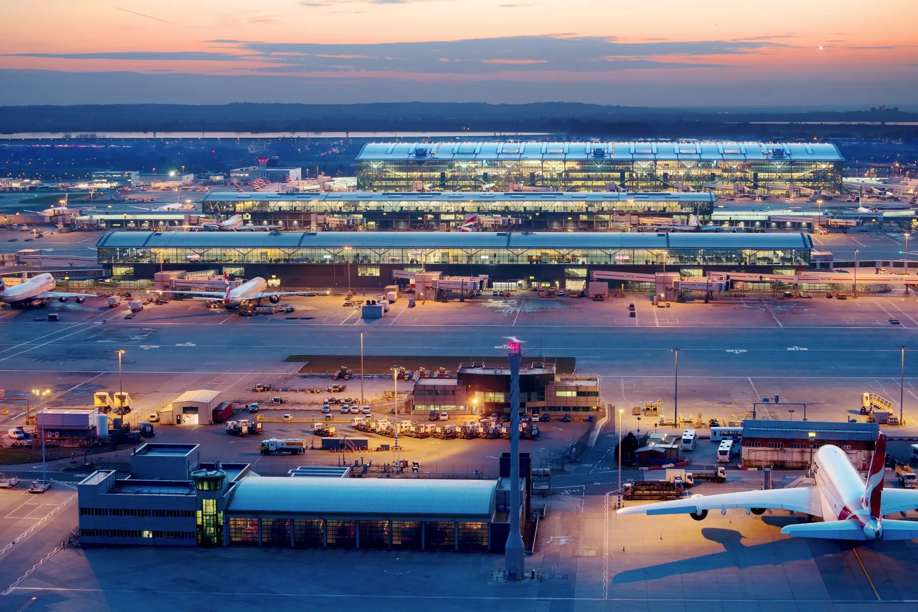 สนามบินฮีทโธรว์ (Heathrow Airport)